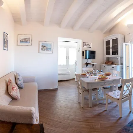 Baia Foce Apartment