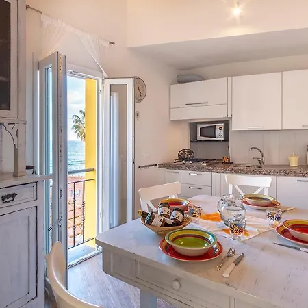 Baia Foce Apartment