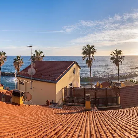 Baia Foce Apartment *